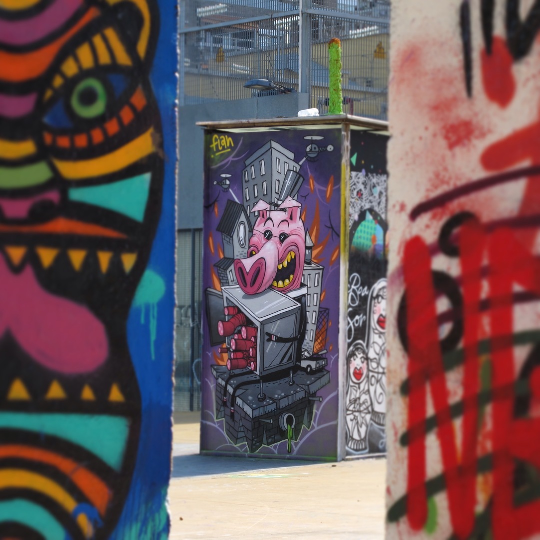 Wallspot - Rockaxson - Greedy Pig - Barcelona - Tres Xemeneies - Graffity - Legal Walls - Ilustración - Artist - Flan