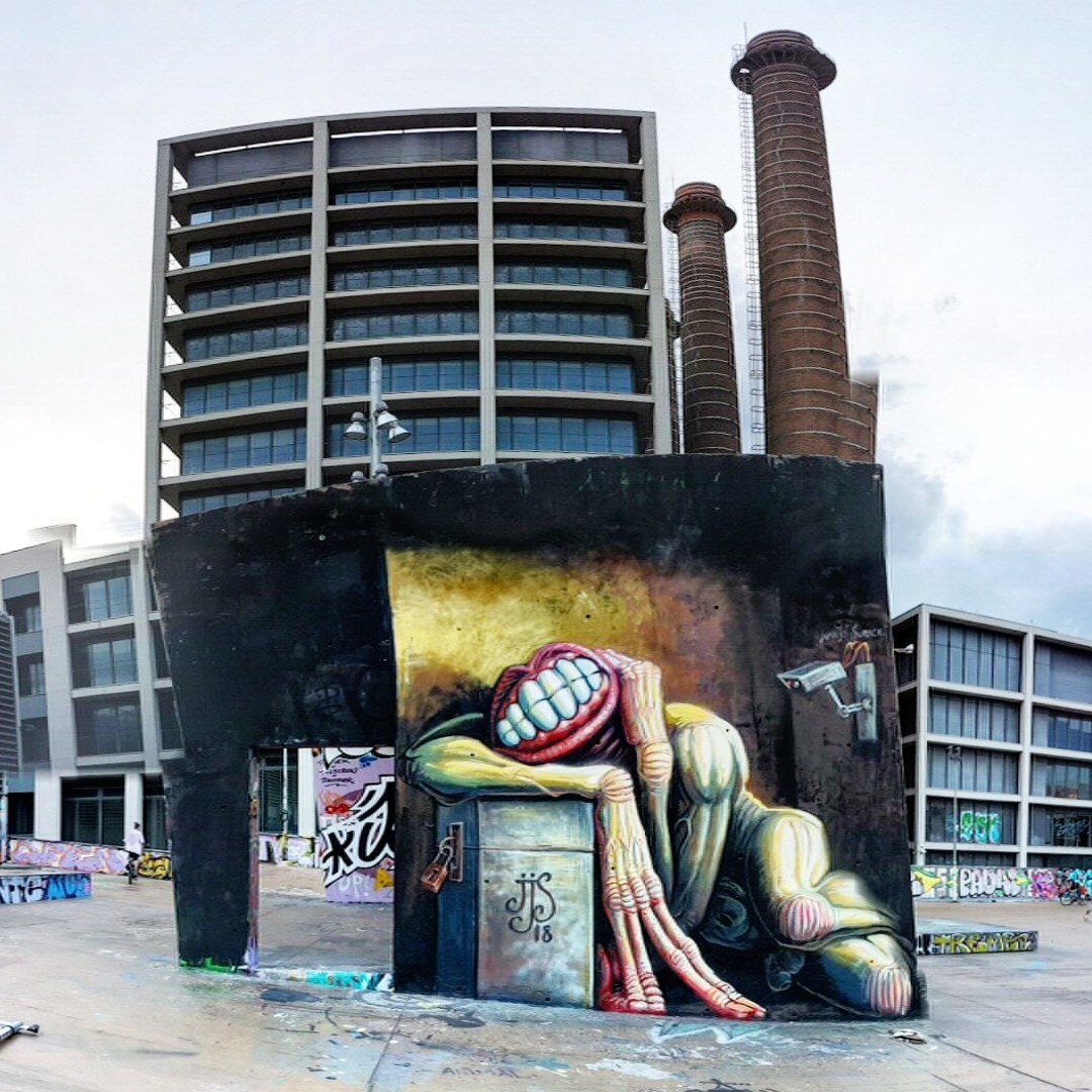Wallspot - senyorerre3 - Art JUANJO SURACE - Barcelona - CUBE tres xemeneies - Graffity - Legal Walls - Ilustración - Artist - Juanjo_Surace