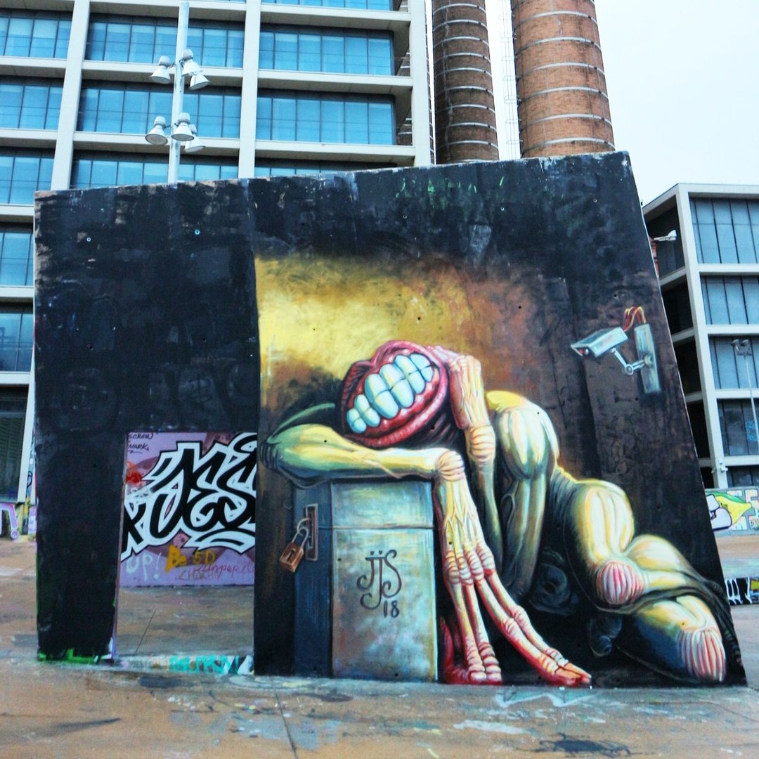 Wallspot - senyorerre3 - Art JUANJO SURACE - Barcelona - CUBE tres xemeneies - Graffity - Legal Walls -  - Artist - Juanjo_Surace