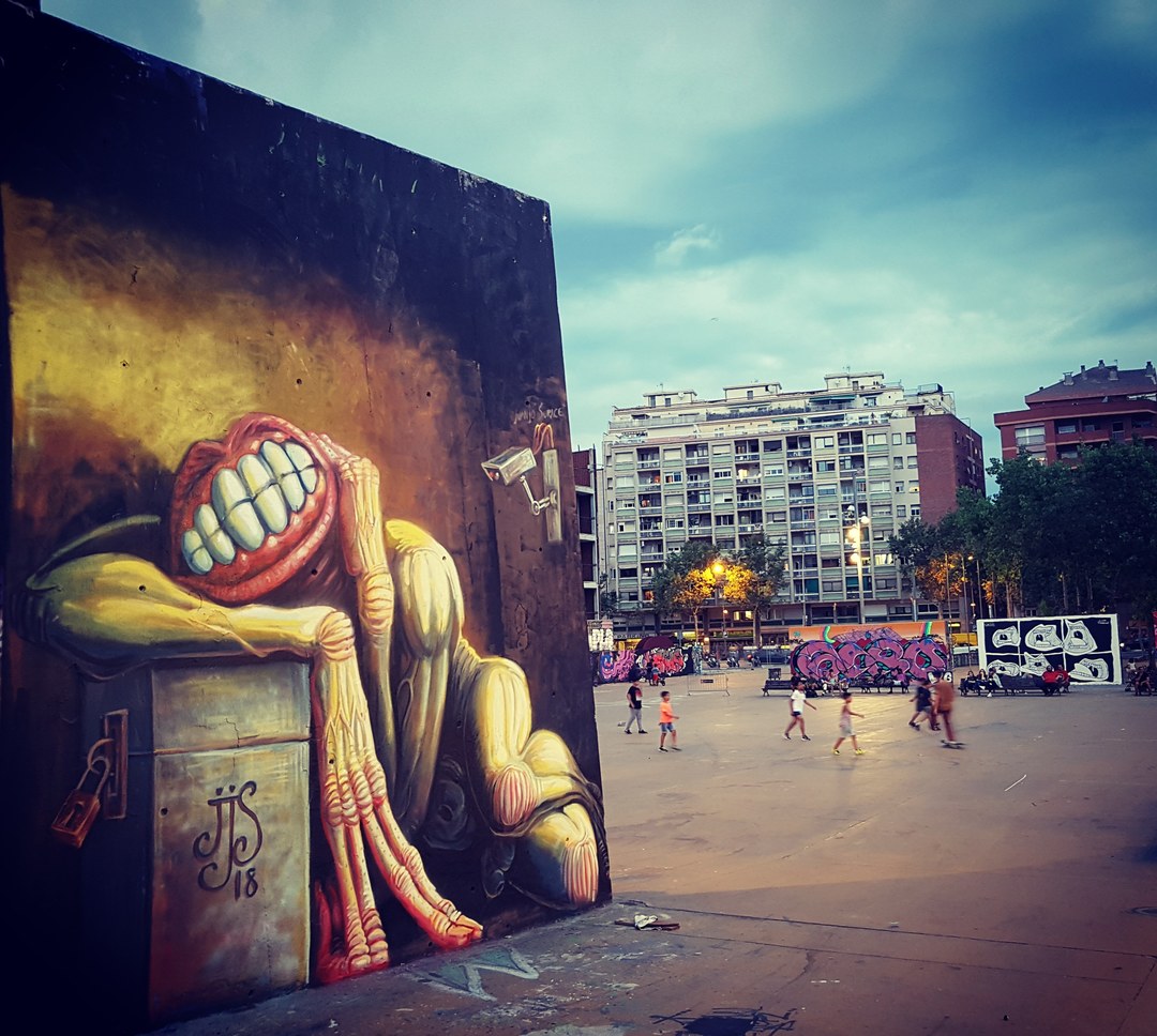 Wallspot - senyorerre3 - Art JUANJO SURACE - Barcelona - CUBE tres xemeneies - Graffity - Legal Walls -  - Artist - Juanjo_Surace