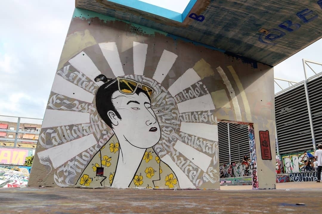 Wallspot - senyorerre3 - Art MUGRAF & EZ & KRIS KRAS - Barcelona - CUBE tres xemeneies - Graffity - Legal Walls - Letters, Illustration
