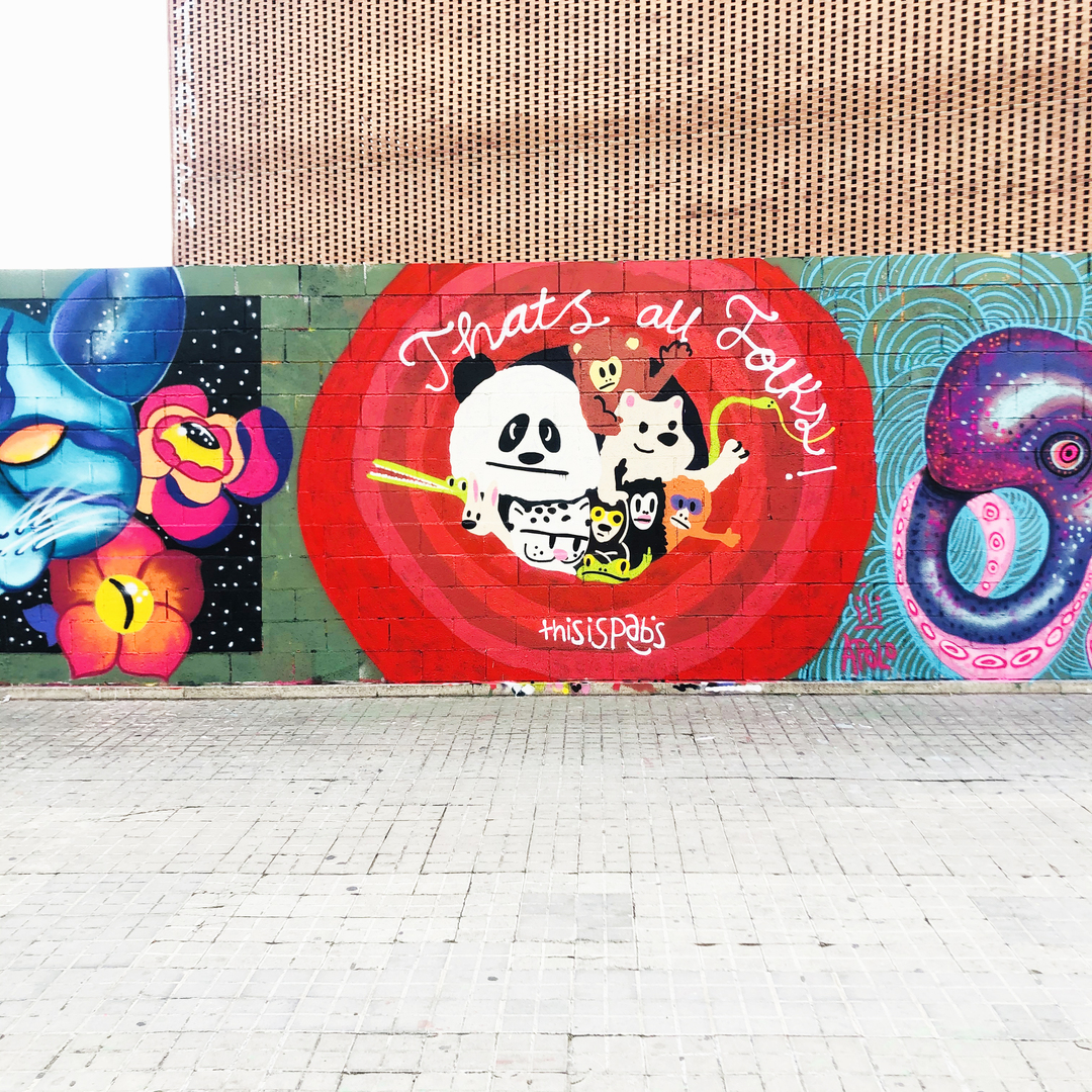 Wallspot - pabs - esto es todo amigos en extinción  - Barcelona - Parallel wall - Graffity - Legal Walls - , 