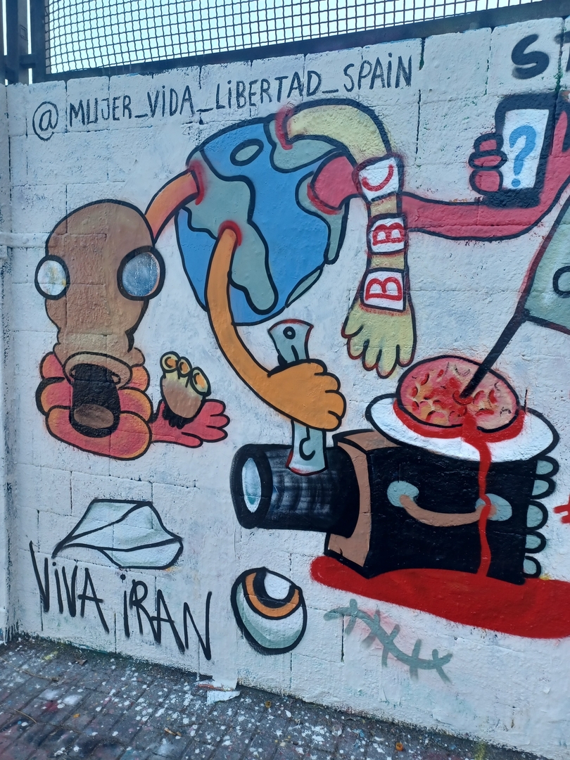 Wallspot - Del Reves - TERRORISMO DE ESTADO DE BIENESTAR - Barcelona - Drassanes - Graffity - Legal Walls - 