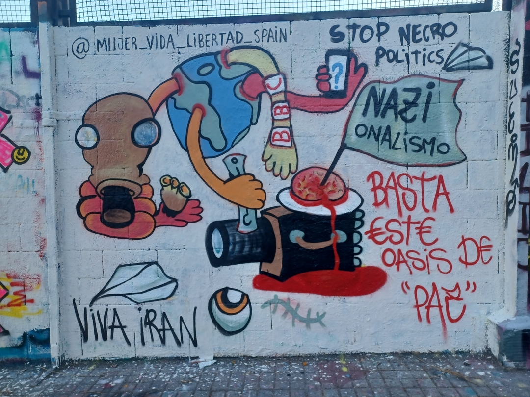 Wallspot - Del Reves - TERRORISMO DE ESTADO DE BIENESTAR - Barcelona - Drassanes - Graffity - Legal Walls - 
