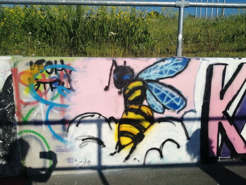 Wallspot - RainBee - Bee chill - Tallinn - Laagri Spot - Graffity - Legal Walls - Otros